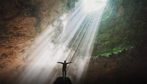  ¿Te atreves a explorar la majestuosidad y misterio de las Cuevas Jiuchong?