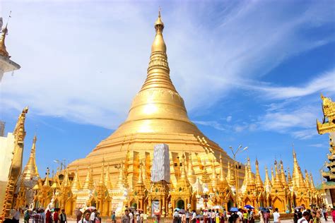 ¡Sumérgete en la historia y la belleza con la Pagoda de Seokbell! Un antiguo monumento que despierta asombro a través del tiempo.