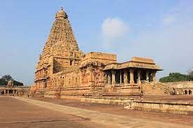 ¡Explora la magia arquitectónica del Templo Brihadeeswarar en Thanjavur!